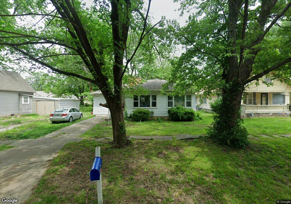 1517 Wilson Ave, Parsons, KS 67357 - photo 1