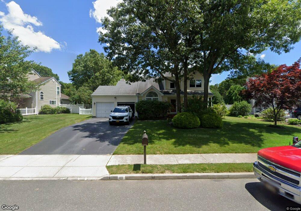 101 Spence Ave, Holtsville, NY 11742 - photo 1