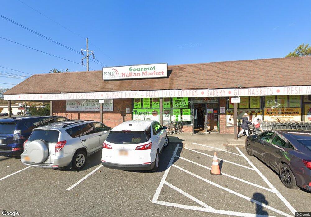 721 Franklin Ave, Franklin Square, NY 11010 - photo 1