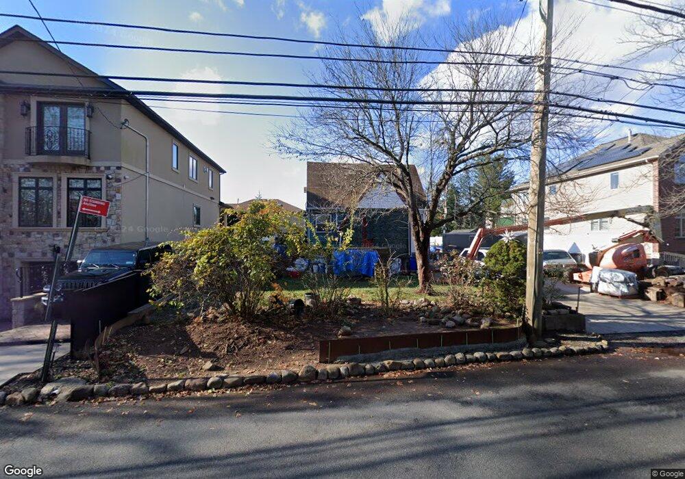 304 Bayview Ave, Staten Island, NY 10309 - photo 1