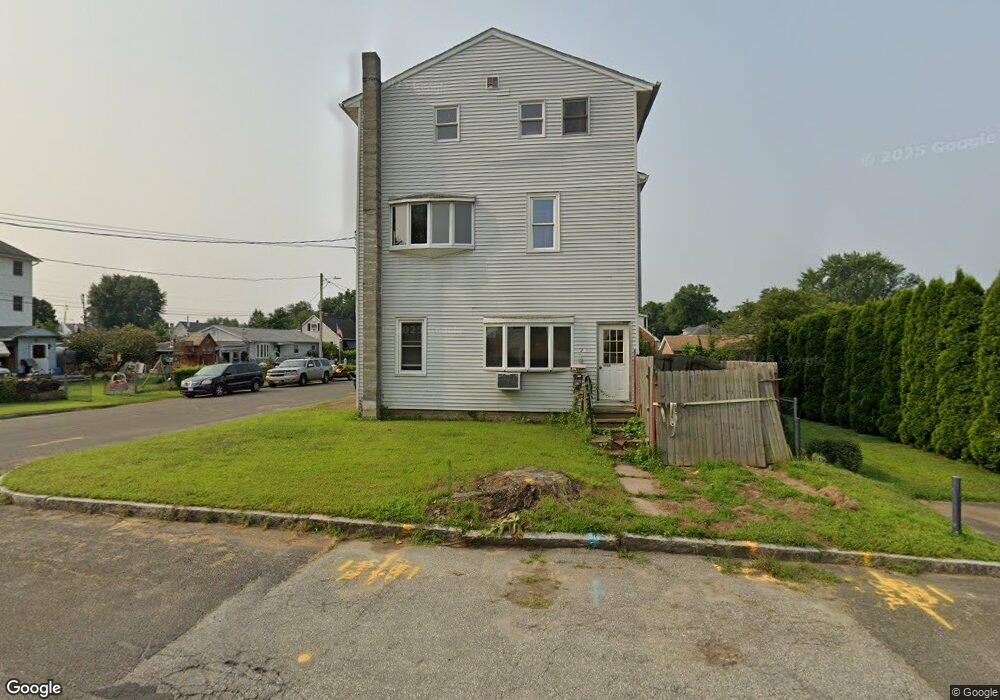215 Narragansett Blvd, Chicopee, MA 01013 - photo 1