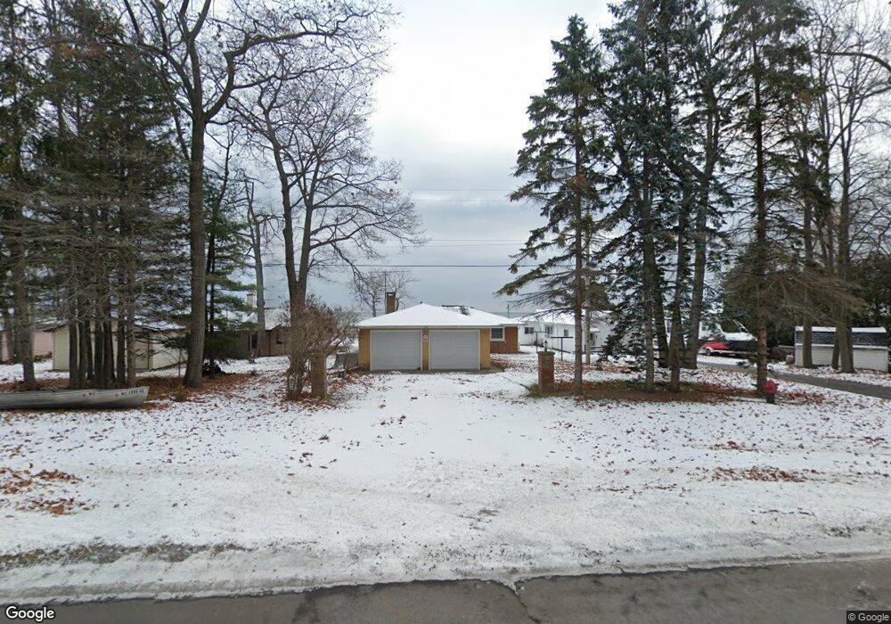 412 N Huron Rd, Au Gres, MI 48703 - photo 1