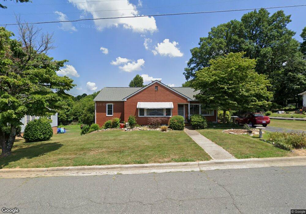 301 E Dorsett Ave, Asheboro, NC 27203 - photo 1