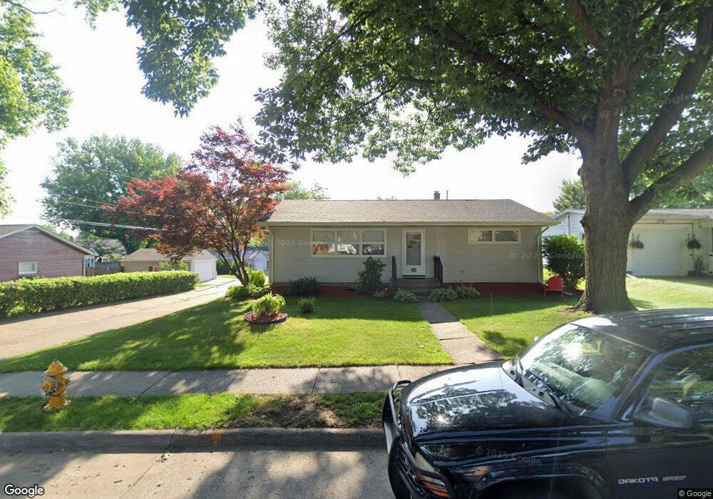 2867 Washington Ln, Davenport, IA 52804 - photo 1