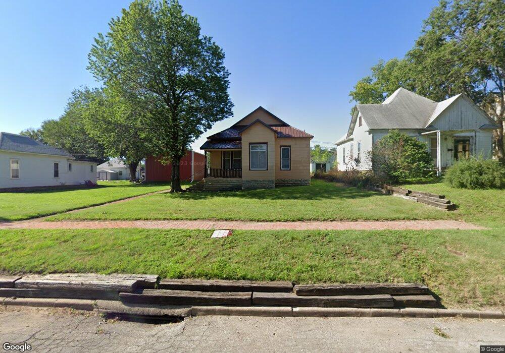 624 W 5th St, Concordia, KS 66901 - photo 1