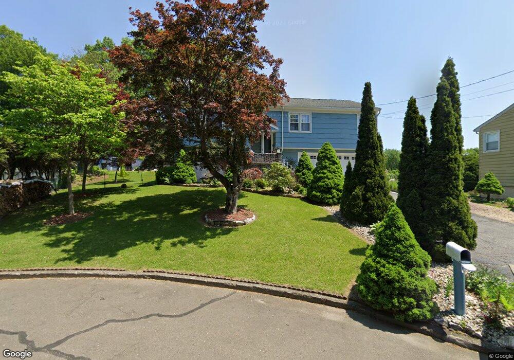 270 Doreen Dr, Bridgeport, CT 06604 - photo 1