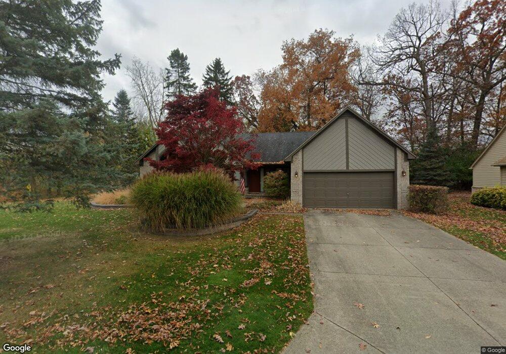 3140 Point of the Woods Dr, West Bloomfield, MI 48324 - photo 1