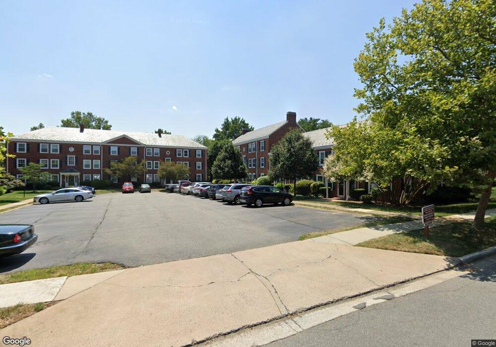 3074 S Abingdon St unit B1, Arlington, VA 22206 - photo 1