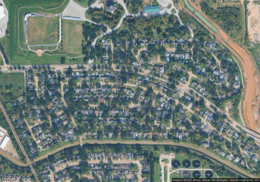 5003 Bayou Vista Dr, Houston, TX 77091 - photo 1