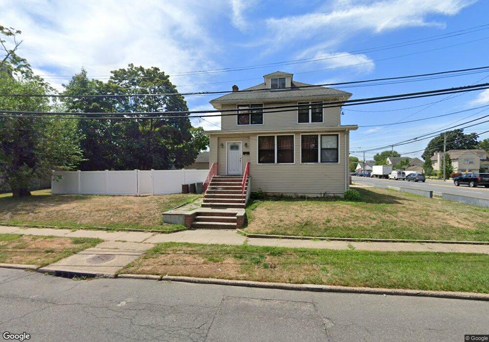 549 Albemarle Rd, Cedarhurst, NY 11516 - photo 1