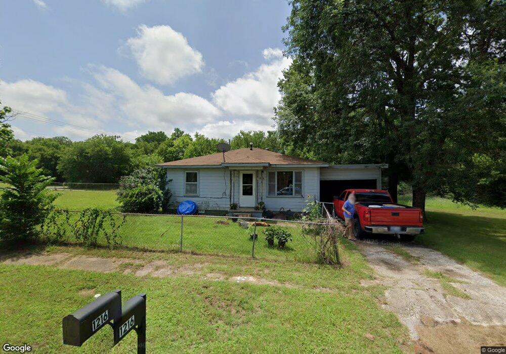 1216 3rd Ave NE, Ardmore, OK 73401 - photo 1