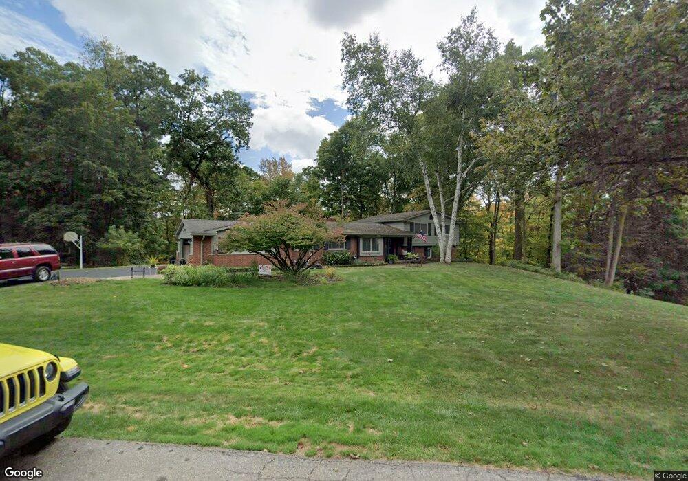 4770 Crestview Ct, Bloomfield Hills, MI 48301 - photo 1