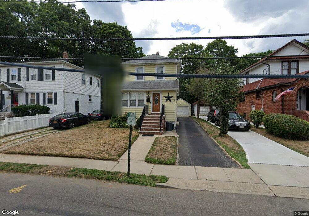 118 Wood St, Lynbrook, NY 11563 - photo 1