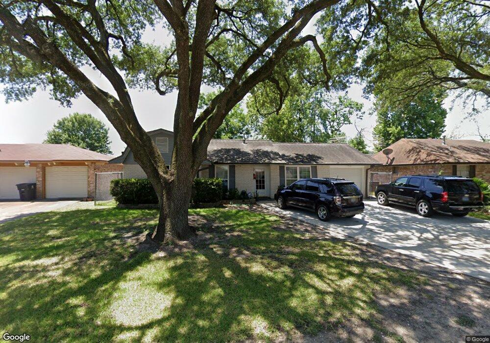 1515 Hidden Valley Dr, Houston, TX 77088 - photo 1