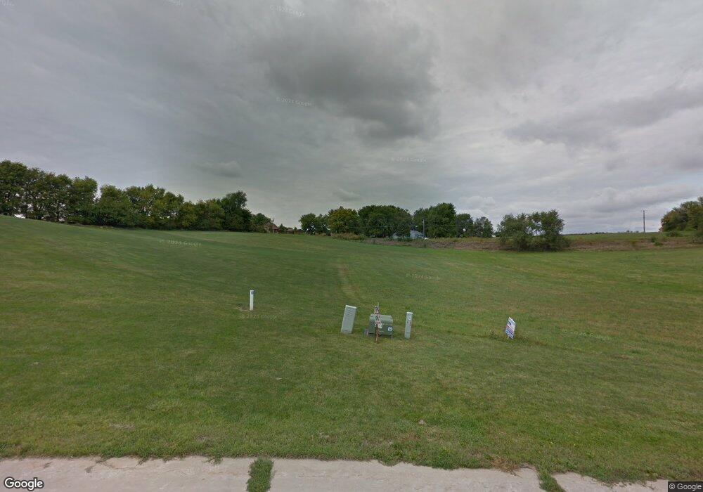 3038 N 18th Ave W, Newton, IA 50208 - photo 1