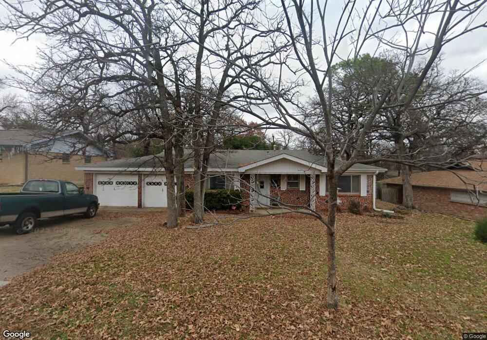 620 Woodcrest Dr, Hurst, TX 76053 - photo 1