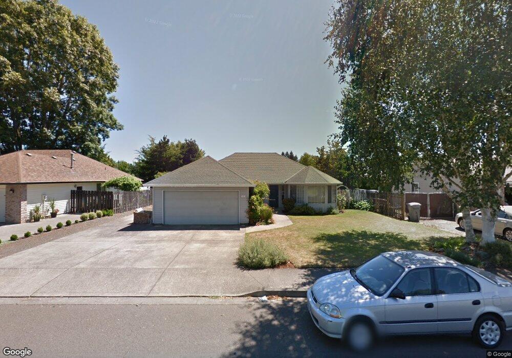 1822 N Locust St, Canby, OR 97013 - photo 1