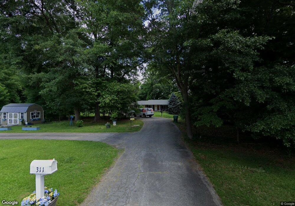 402 Lakeshore Dr, Gaffney, SC 29341 - photo 1