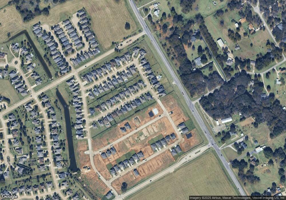 320 Oar Wood Dr, Granbury, TX 76049 - photo 1