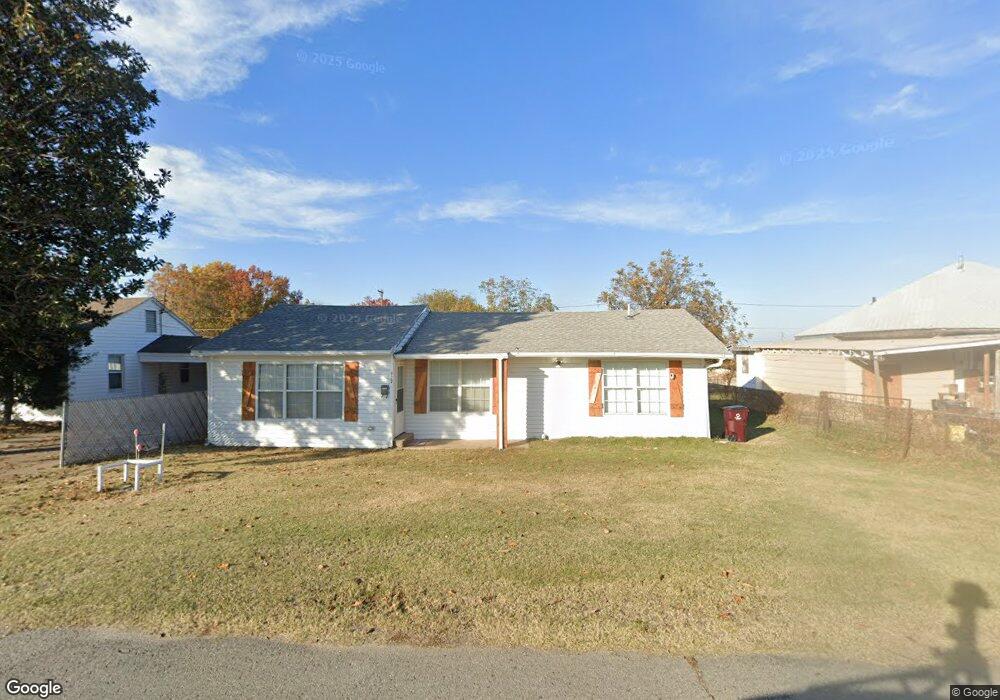 427 E Elm Ave, Eufaula, OK 74432 - photo 1