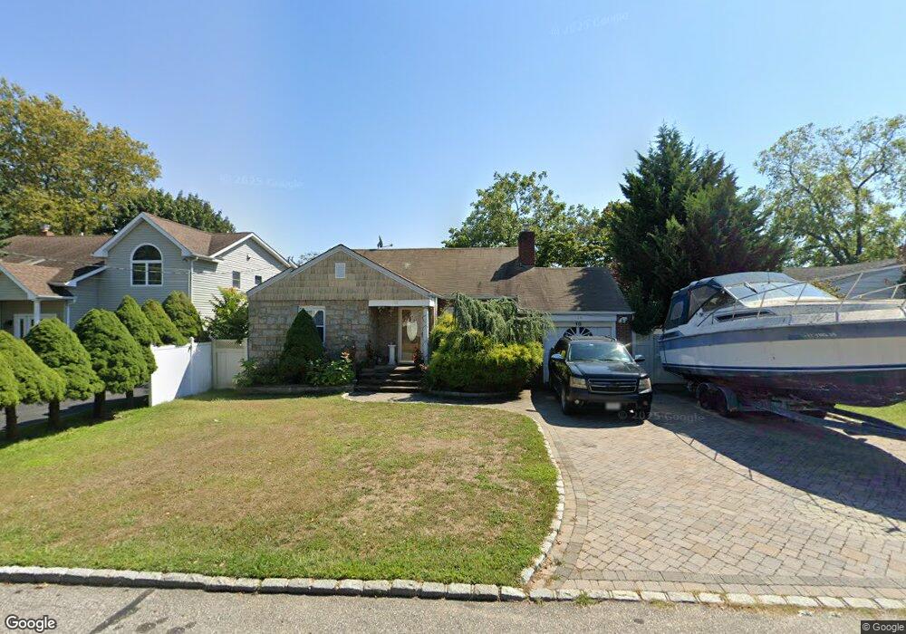 10 Brookside Ct, Copiague, NY 11726 - photo 1