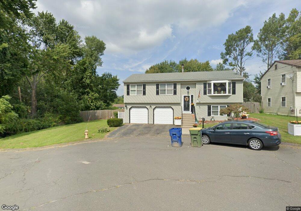 122 Buckland Dr, Waterbury, CT 06704 - photo 1