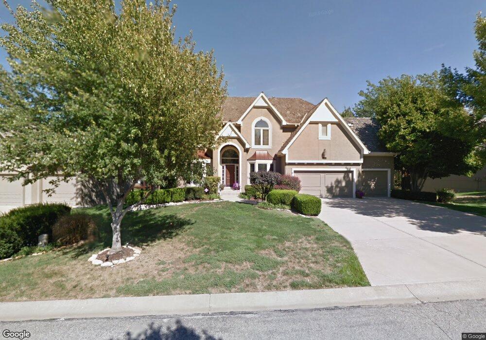 9429 Pine St, Lenexa, KS 66220 - photo 1