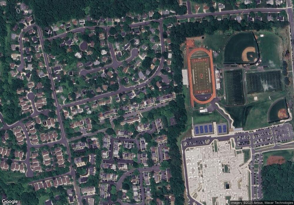 9836 Oakdale Woods Ct, Vienna, VA 22181 - photo 1