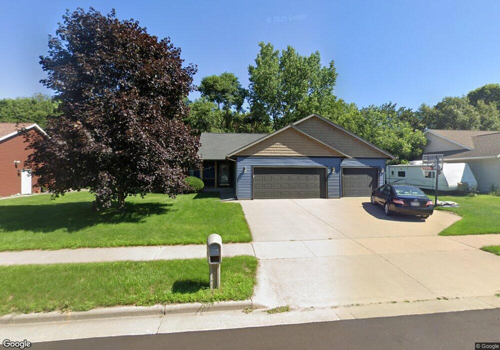 911 Packer Dr, Holmen, WI 54636 - photo 1