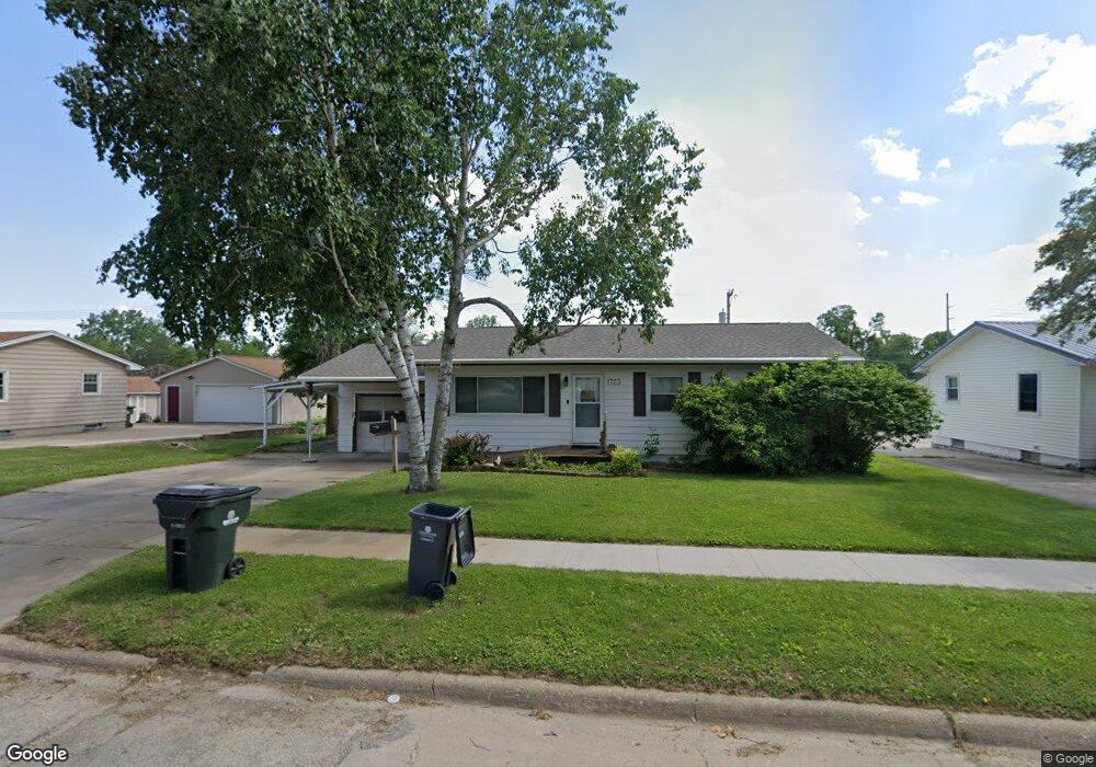 1723 Seminole Ave NW, Cedar Rapids, IA 52405 - photo 1