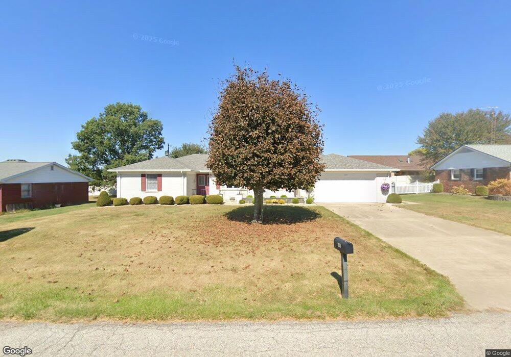 1118 E Tara Rd, Greensburg, IN 47240 - photo 1