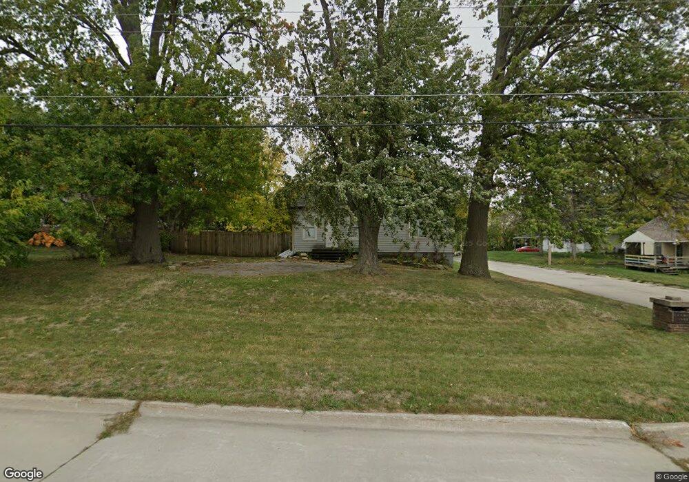 1506 W 4th St S, Newton, IA 50208 - photo 1