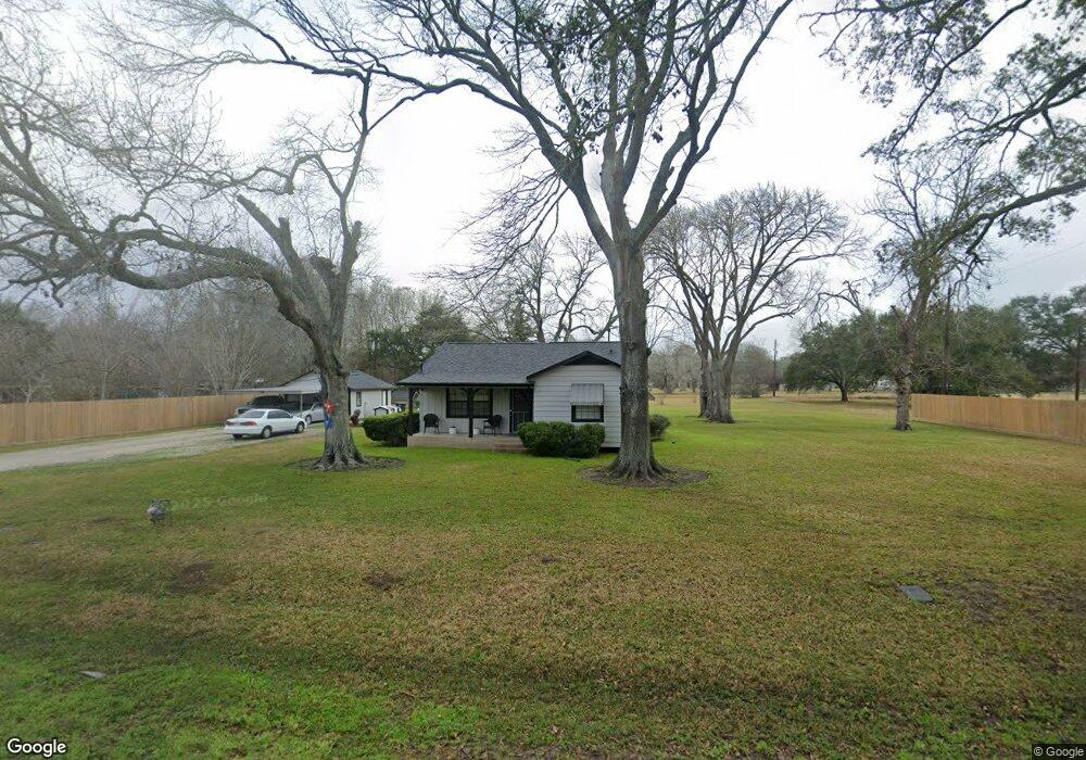 2712 Stadium Dr, Alvin, TX 77511 - photo 1