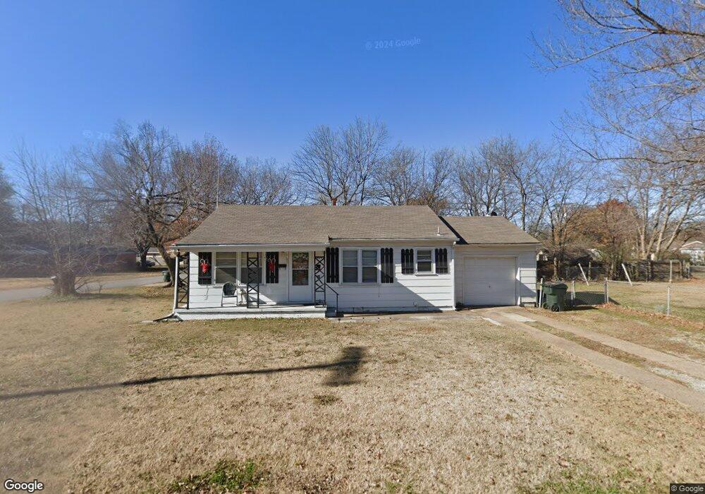 1206 S Rogers Ave, Okmulgee, OK 74447 - photo 1