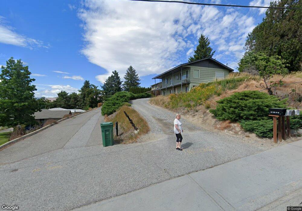 219 9th St NE, East Wenatchee, WA 98802 - photo 1