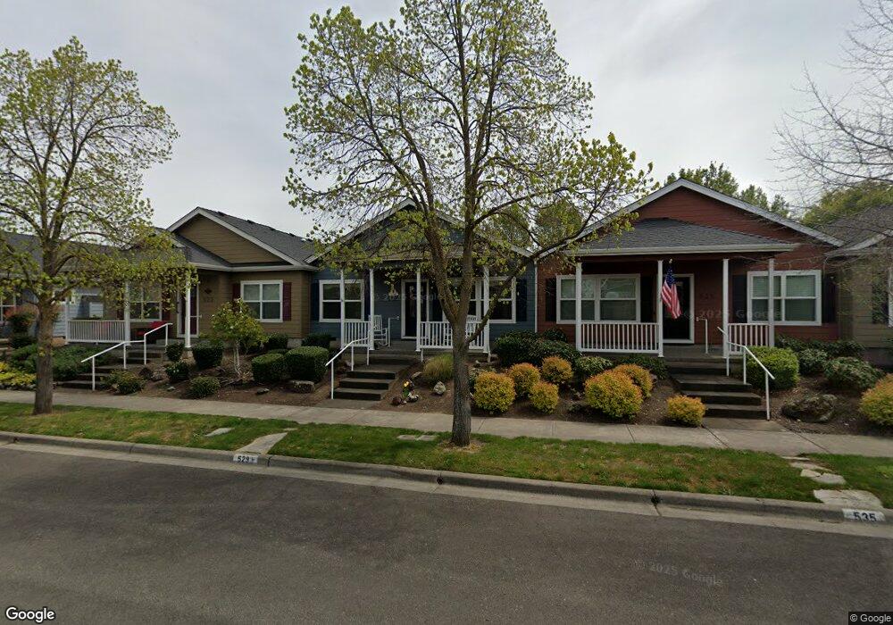 529 Blue Moon Dr, Central Point, OR 97502 - photo 1