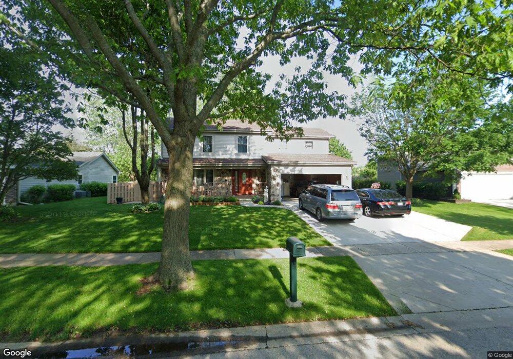 1005 Fox Run Ln, Algonquin, IL 60102 - photo 1