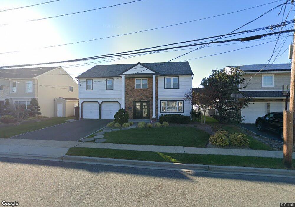 3948 Sally Ln, Oceanside, NY 11572 - photo 1