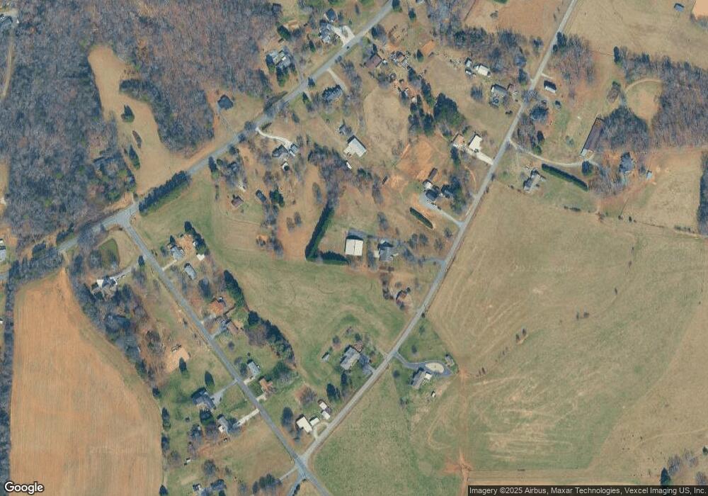 151 Oak Forest Dr, Statesville, NC 28625 - photo 1