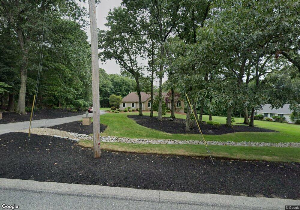 186 W Wrentham Rd, Cumberland, RI 02864 - photo 1