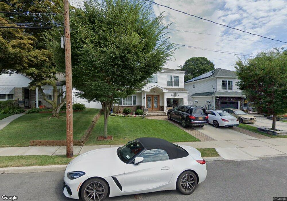 410 Cornell St, West Hempstead, NY 11552 - photo 1