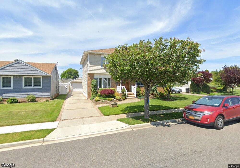 678 Byron Ave, Franklin Square, NY 11010 - photo 1