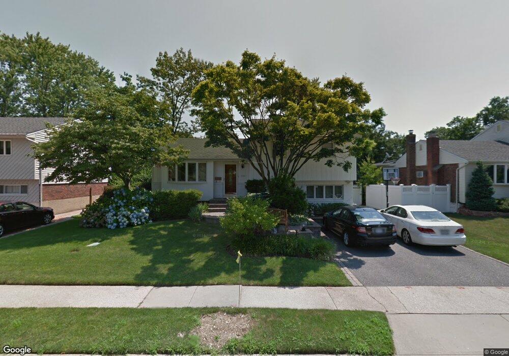 289 Southwood Cir, Syosset, NY 11791 - photo 1