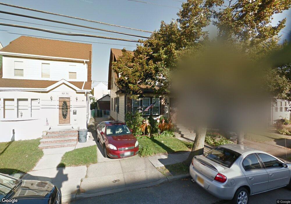 9237 245th St, Floral Park, NY 11001 - photo 1