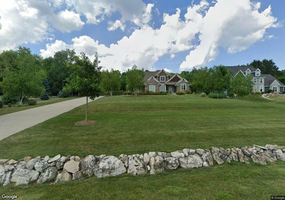 N54W25978 Glen Ridge Ct, Sussex, WI 53089 - photo 1