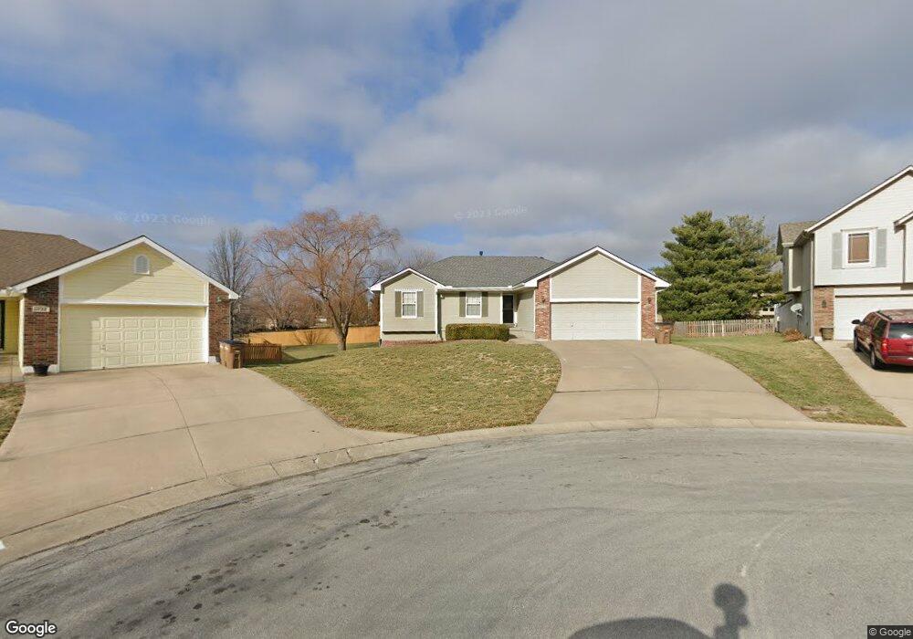 1720 Longhorn Ln, Raymore, MO 64083 - photo 1