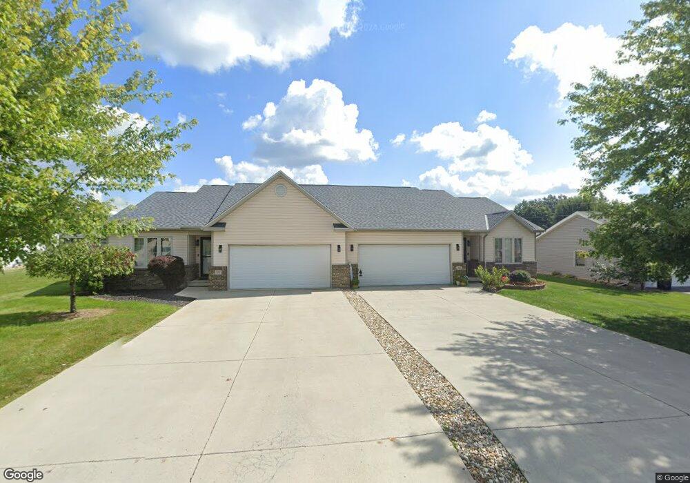 725 Chestnut Dr, Upper Sandusky, OH 43351 - photo 1