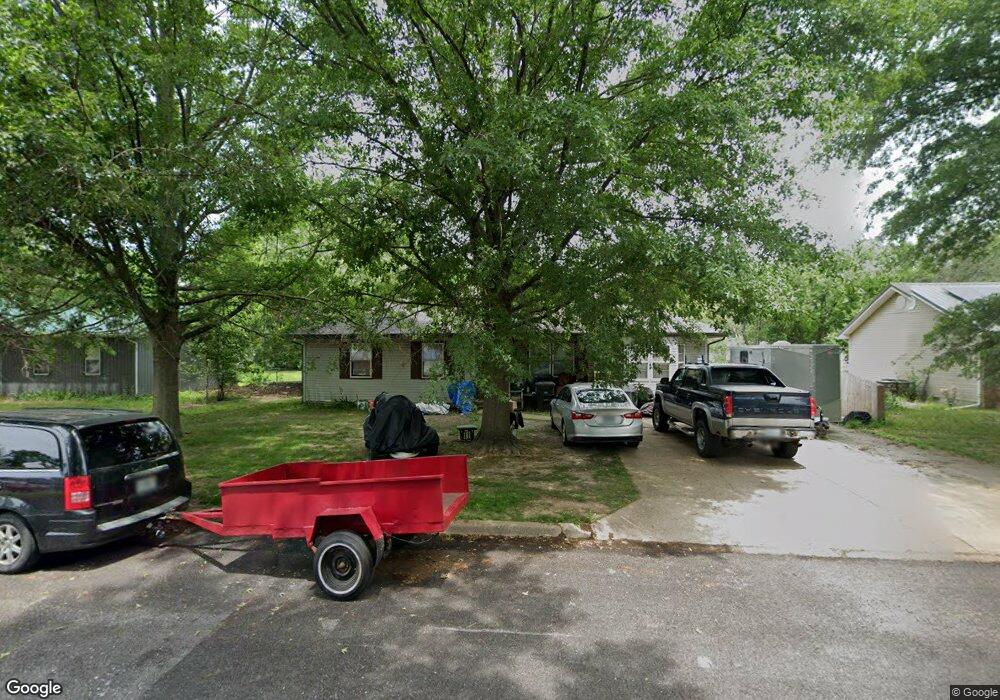 903 W Wollard St, Bolivar, MO 65613 - photo 1