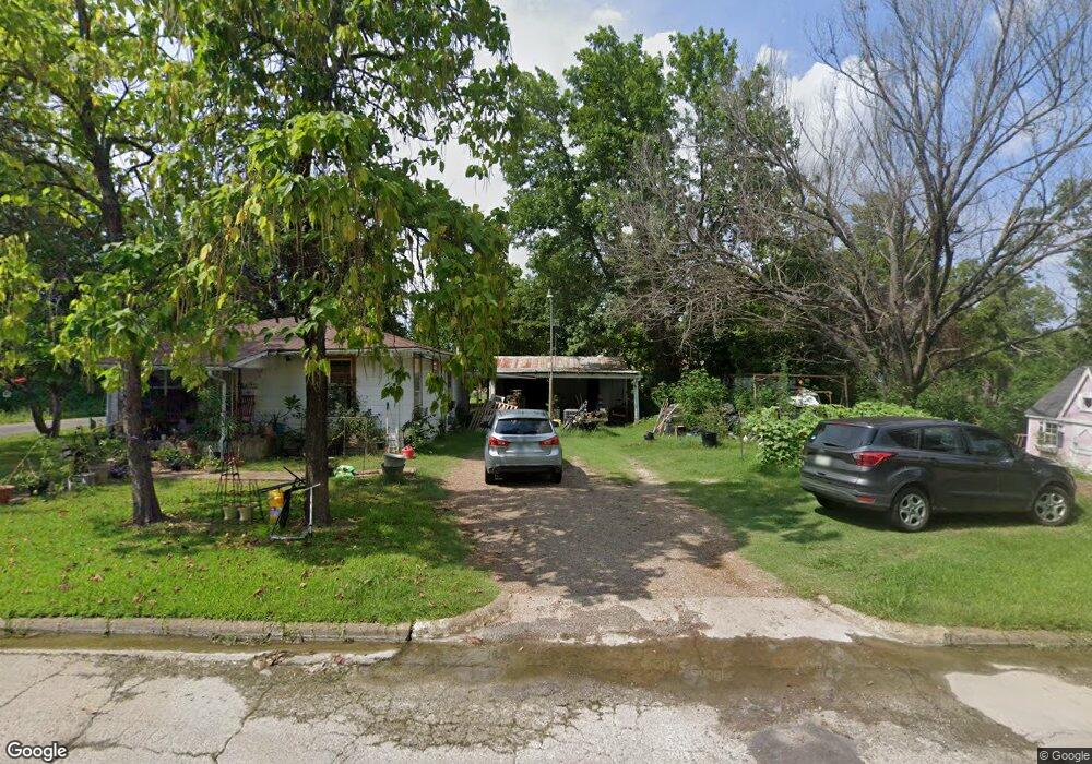 712 W Dalton St, Hugo, OK 74743 - photo 1