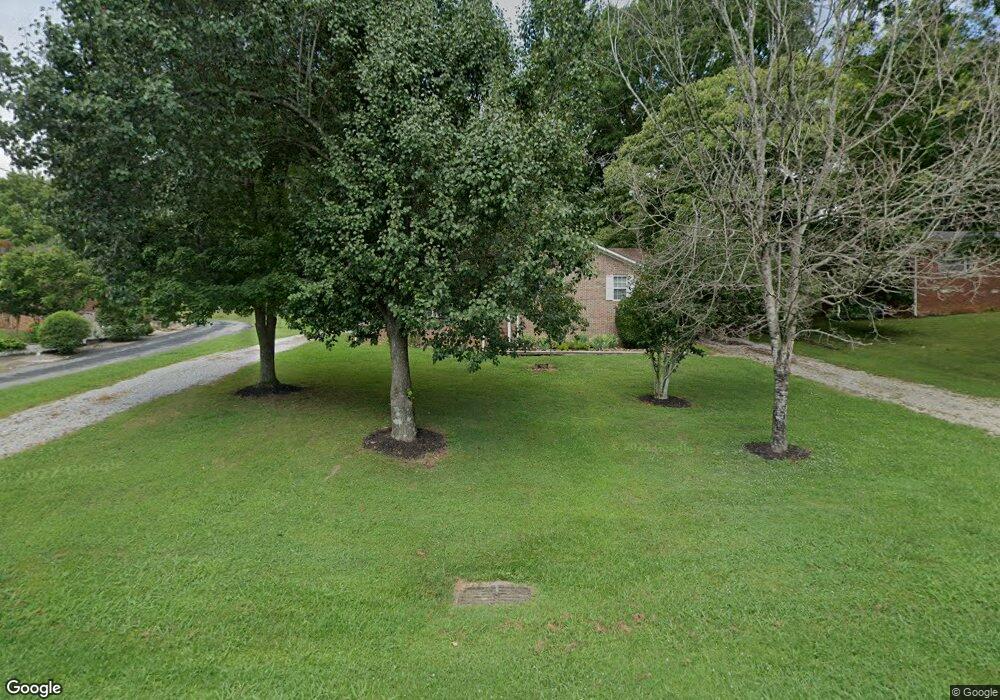 214 Parkview Dr, McMinnville, TN 37110 - photo 1